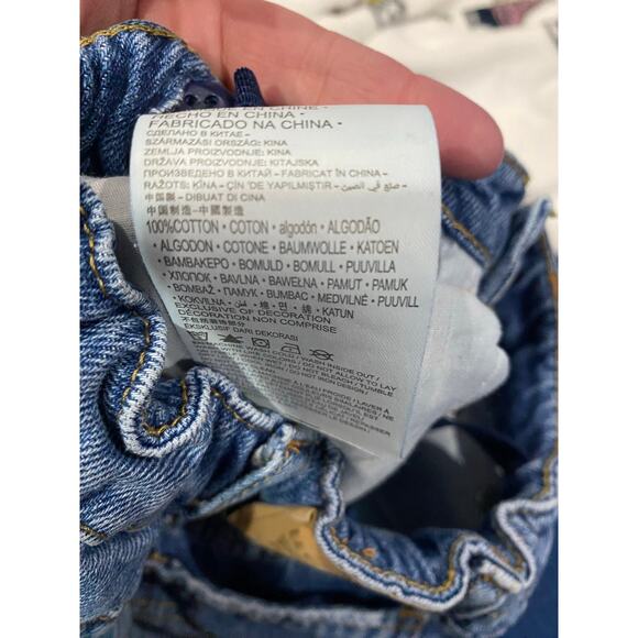 Levi's Girls GIrlfriend Shorty Shorts Medium Wash Sz 6 regular - Picture 4 of 8